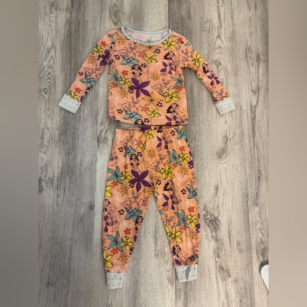 Disney Moana  Peach Floral Long-Sleeve Pajama Set with Multicolor Flowers
